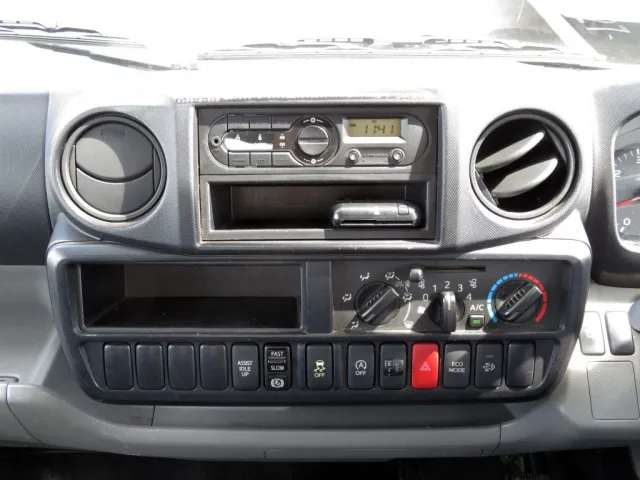 インパネ周りの状態です。|日野 デュトロ TKG-XZU640F(2WD)の写真26