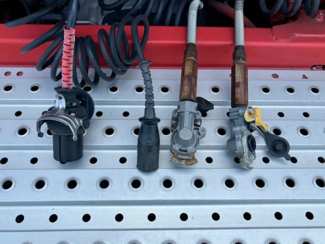 接続コネクターの状態です。|日野 プロフィア 2DG-SH1EDGGの写真15