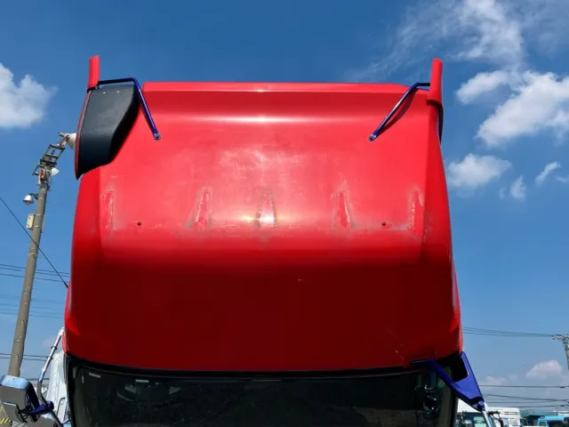 キャブルーフの状態です。電飾取り付け跡があります|日野 プロフィア 2DG-SH1EDGGの写真29