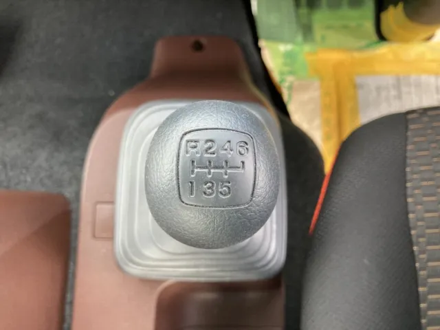 6速です。|日野 レンジャー 2KG-FE2ACAの写真31