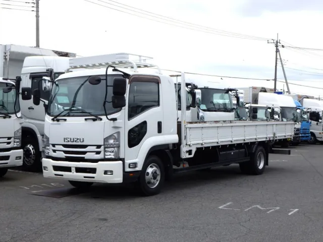 いすゞ フォワード TKG-FRR90S2(2WD)の写真1