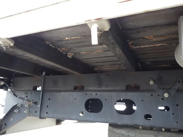 シャーシとネタの状態です。（ネタは木製です）|いすゞ フォワード TKG-FRR90S2(2WD)の写真7