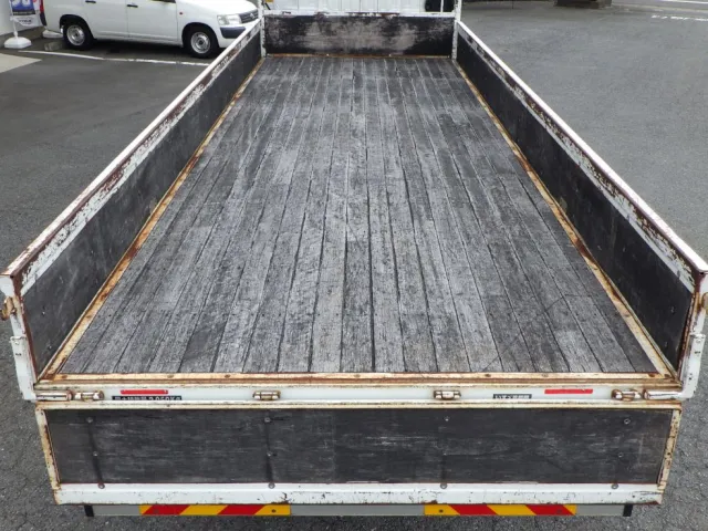 床板の状態です。|いすゞ フォワード TKG-FRR90S2(2WD)の写真10