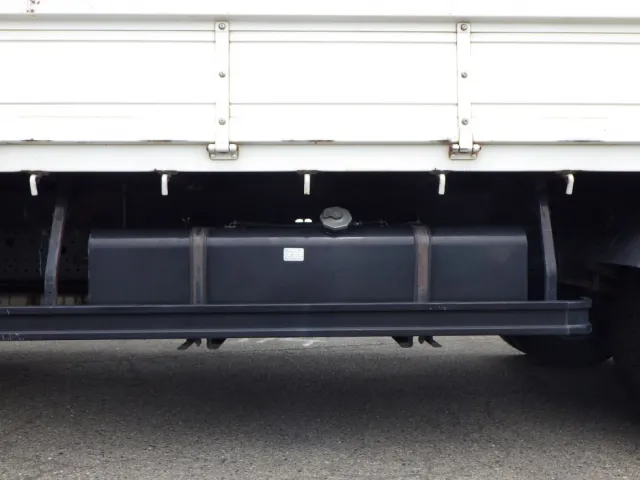 燃料タンクは２００Lです。|いすゞ フォワード TKG-FRR90S2(2WD)の写真13