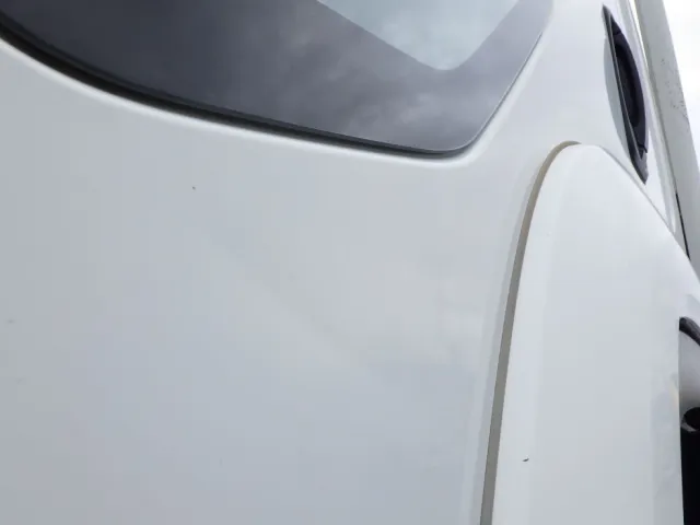助手席側ドアにヘコミがあります。|いすゞ フォワード TKG-FRR90S2(2WD)の写真20