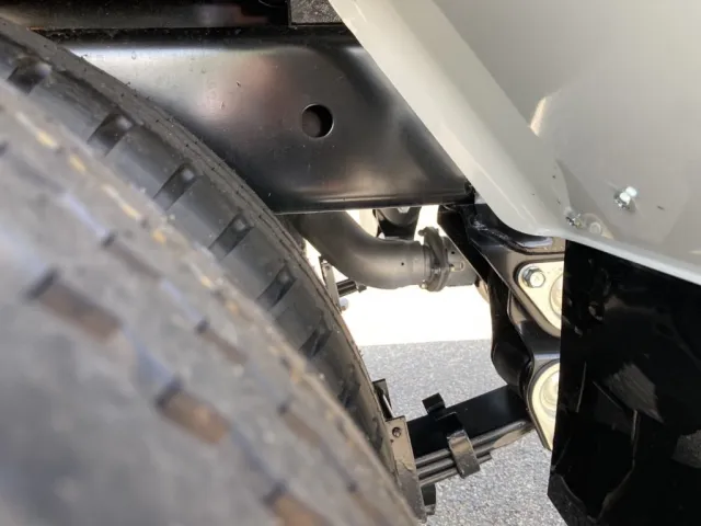 シャーシとスプリングの状態です。|三菱 キャンター 2RG-FBA60(2WD)の写真6