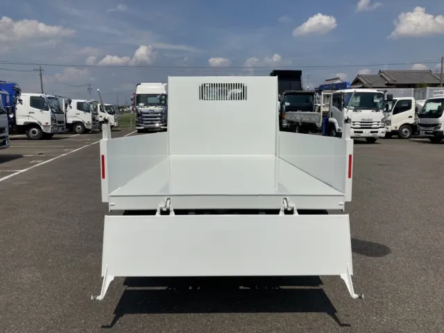 リアゲートを下ろした状態です。|三菱 キャンター 2RG-FBA60(2WD)の写真12