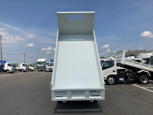 ダンプアップした状態での床面です。|三菱 キャンター 2RG-FBA60(2WD)の写真13