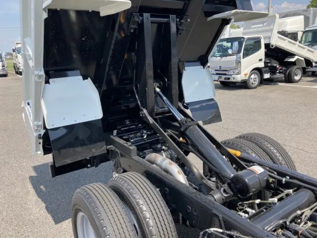 シャーシ周りとホイストの状態です。|三菱 キャンター 2RG-FBA60(2WD)の写真18