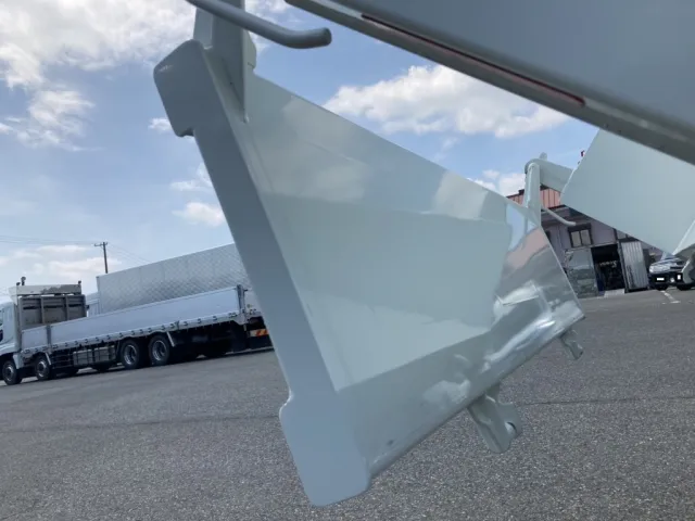 リアゲート裏の状態です。|三菱 キャンター 2RG-FBA60(2WD)の写真21