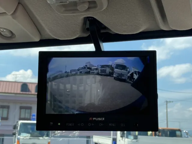 リアモニターです。|三菱 キャンター 2RG-FBA60(2WD)の写真28