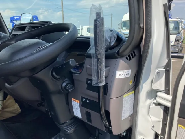 ダンプレバーです。|三菱 キャンター 2RG-FBA60(2WD)の写真30