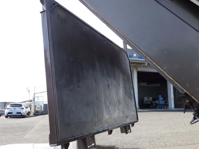 ゲート裏側の状態です。|日野 プロフィア QKG-FS1EPEAの写真11