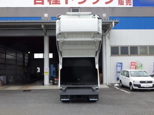 ボディー内部の状態です。|トヨタ アトラス 2KG-XZU605A(2WD)の写真9