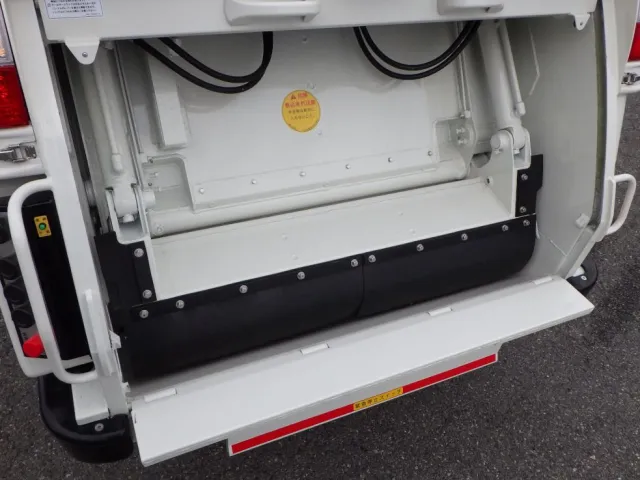 プレス式圧縮板の状態です。|トヨタ アトラス 2KG-XZU605A(2WD)の写真13