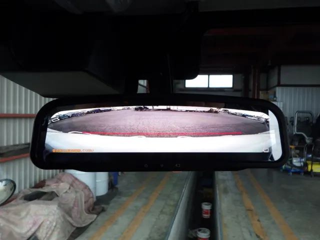 ミラー一体型バックモニター付きです。|トヨタ アトラス 2KG-XZU605A(2WD)の写真23