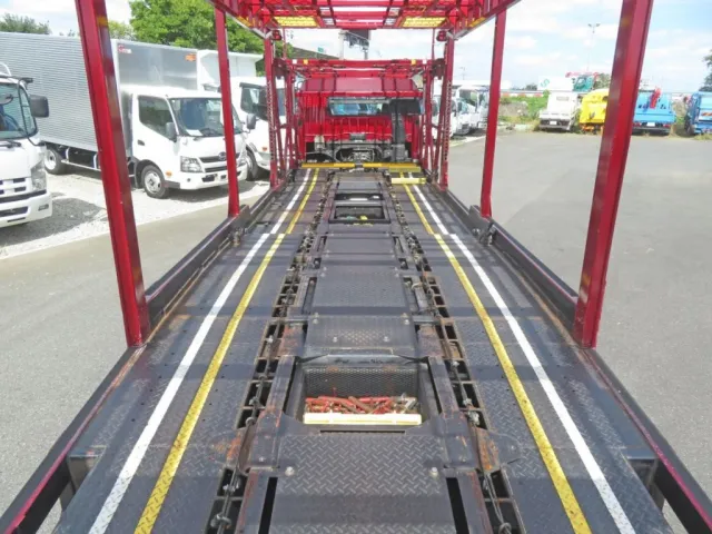 1階フロアの状態です。(タイヤ落とし無しです)|三菱 ファイター 2DG-FQ62Fの写真8