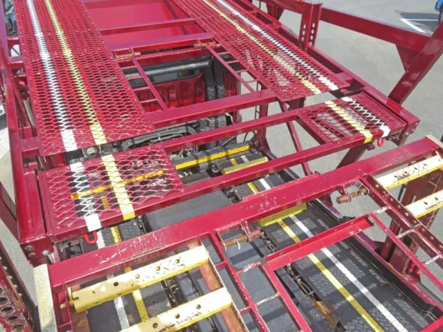 2階フロアの床を設置した状態です。|三菱 ファイター 2DG-FQ62Fの写真14