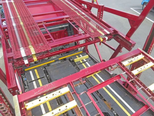 2階フロアの床を格納した状態です。|三菱 ファイター 2DG-FQ62Fの写真15