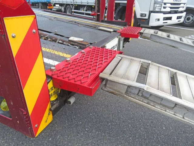 1階歩み掛けが延長されています。(※先端部車検非対応です)|三菱 ファイター 2DG-FQ62Fの写真18