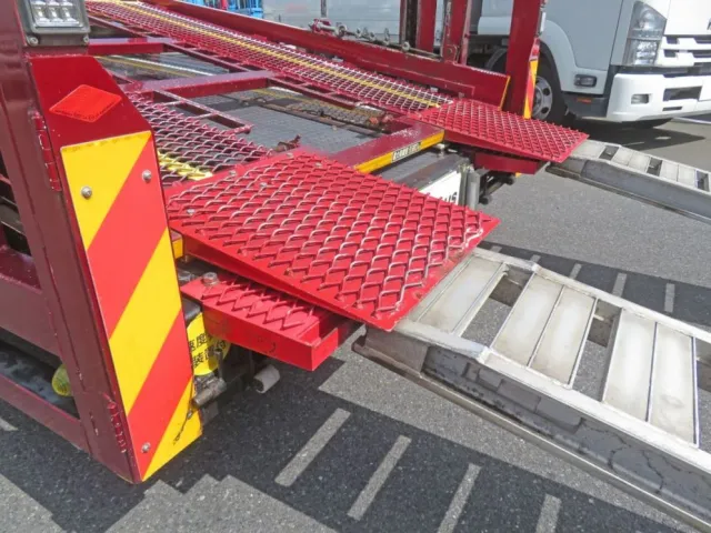 2階歩みが延長されています。(※先端部車検非対応です)|三菱 ファイター 2DG-FQ62Fの写真19