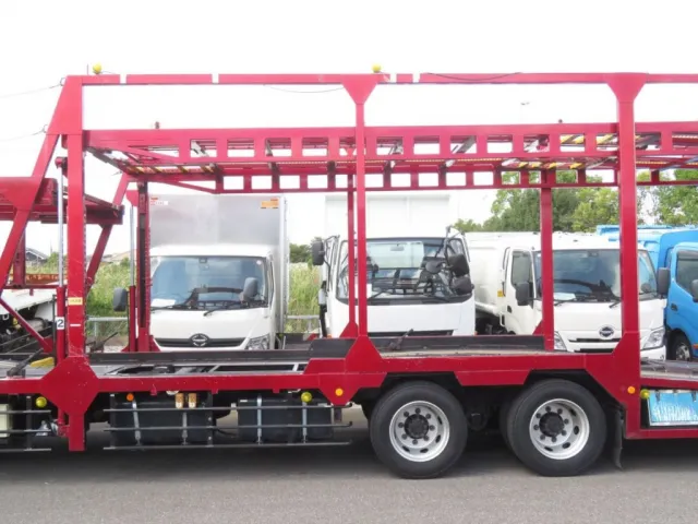 フロアーを全開に上げた状態です。|三菱 ファイター 2DG-FQ62Fの写真29