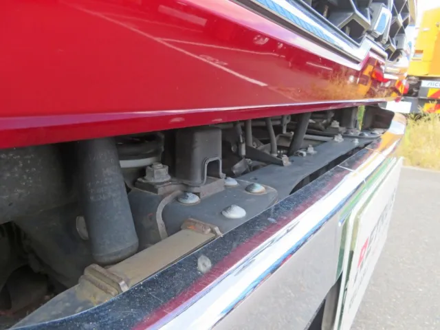 フロントパネル内部にサビがあります。|三菱 ファイター 2DG-FQ62Fの写真35