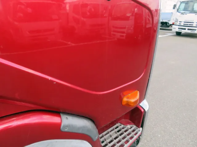 運転席側ドアに細かいキズがあります。|三菱 ファイター 2DG-FQ62Fの写真37