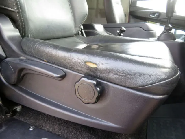 運転席座面の破れの状態です。|三菱 ファイター 2DG-FQ62Fの写真41