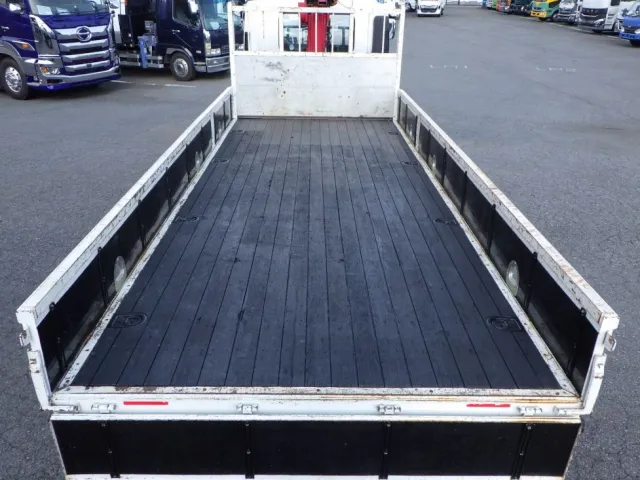 床板の状態です。|いすゞ フォワード 2PG-FRR90S1(2WD)の写真10