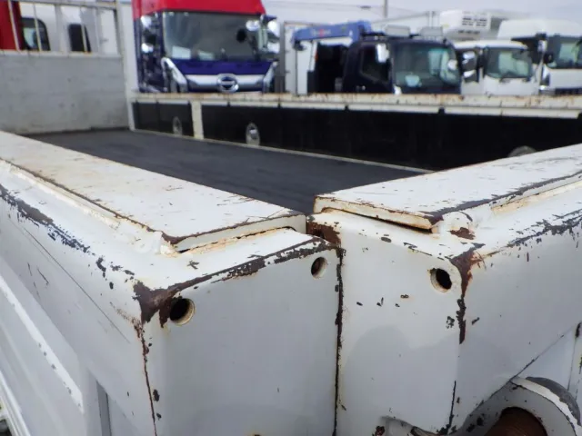 各アオリ上部にアングル補強がしてあります。|いすゞ フォワード 2PG-FRR90S1(2WD)の写真33