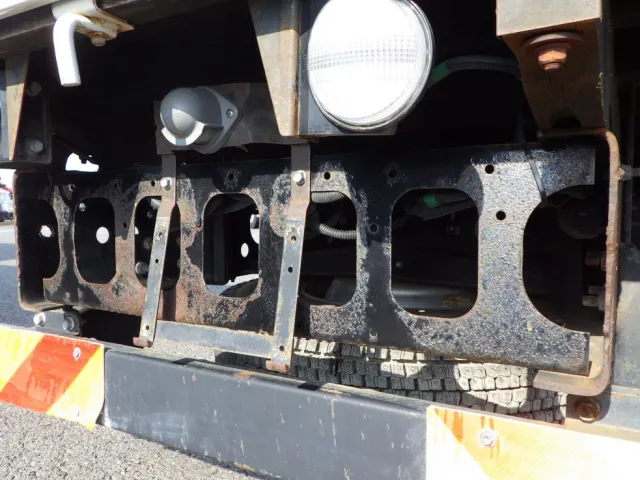 リヤメンバーにサビ・曲がりがあります。|いすゞ フォワード 2PG-FRR90S1(2WD)の写真43