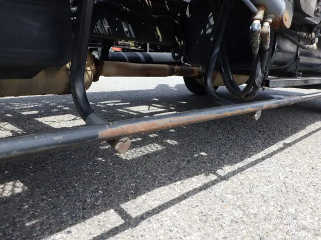 左右のサイドバンパーにキズ・サビがあります。|三菱 キャンター TKG-FEB90(2WD)の写真32