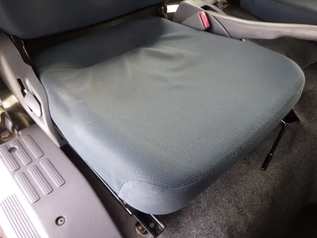 運転席座面にヘタリがあります。|三菱 キャンター TKG-FEB90(2WD)の写真39