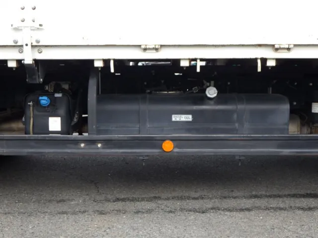 燃料タンクは１００Lです。|三菱 キャンター TPG-FEB50(2WD)の写真13