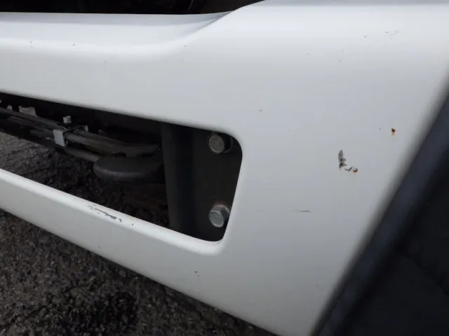 フロントバンパーにキズがあります。|三菱 キャンター TPG-FEB50(2WD)の写真22