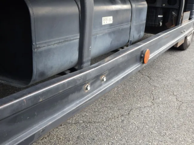 運転席側サイドバンパーにキズ・サビ・曲がりがあります。（助手席側にもあります）|三菱 キャンター TPG-FEB50(2WD)の写真30