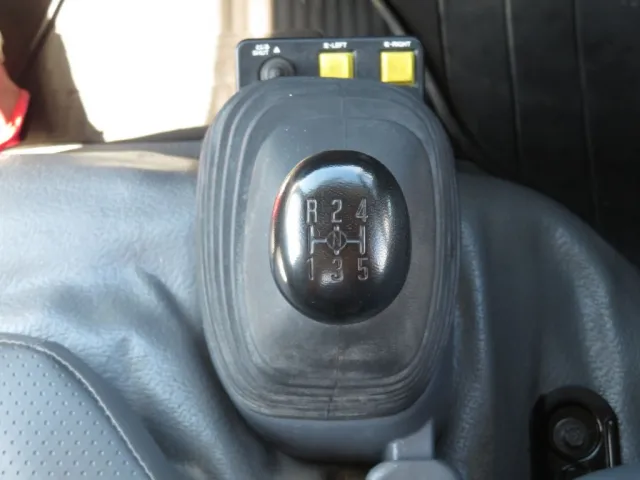 いすゞ エルフ TPG-NJR85AN(2WD)の写真23