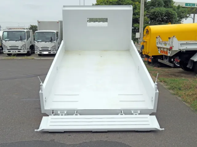 いすゞ エルフ TKG-NPR85YN(2WD)の写真9