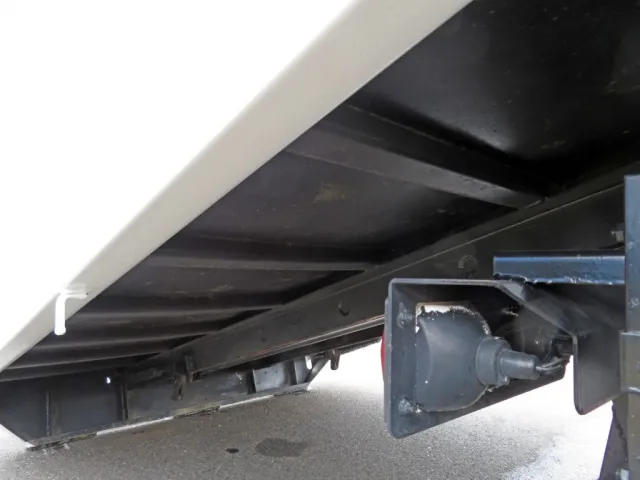 床底面の状態です。|いすゞ エルフ TKG-NPR85YN(2WD)の写真14