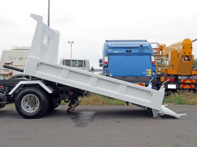 いすゞ エルフ TKG-NPR85YN(2WD)の写真16