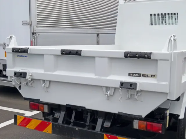 リア廻りの状態です。|いすゞ エルフ TKG-NPR85YN(2WD)の写真46