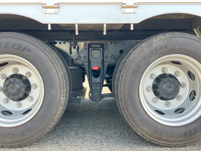 タイヤ間の状態です。|三菱 スーパーグレート 2PG-FS74HZの写真6