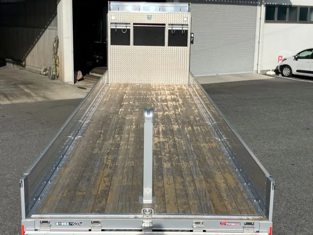 床は板張り・引き出しフック15対・床フック2対付いています。|三菱 スーパーグレート 2PG-FS74HZの写真10