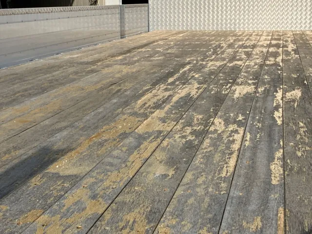 床板に経年劣化があります。|三菱 スーパーグレート 2PG-FS74HZの写真12