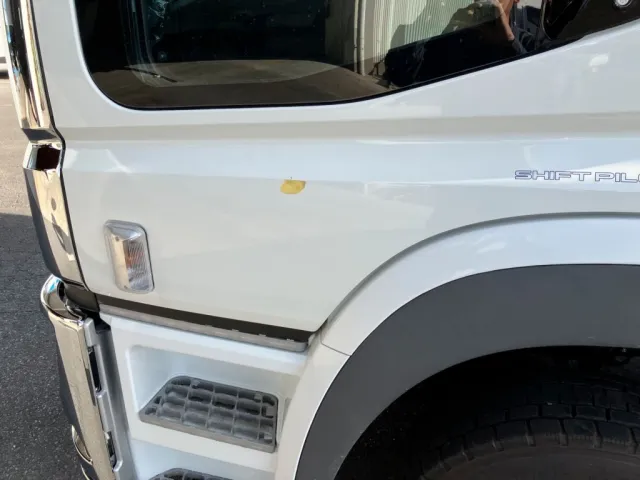 助手席側ドアに小傷があります。|三菱 スーパーグレート 2PG-FS74HZの写真26