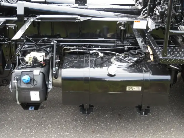 燃料タンクは70Lです。|三菱 キャンター 2RG-FBAV0(2WD)の写真10