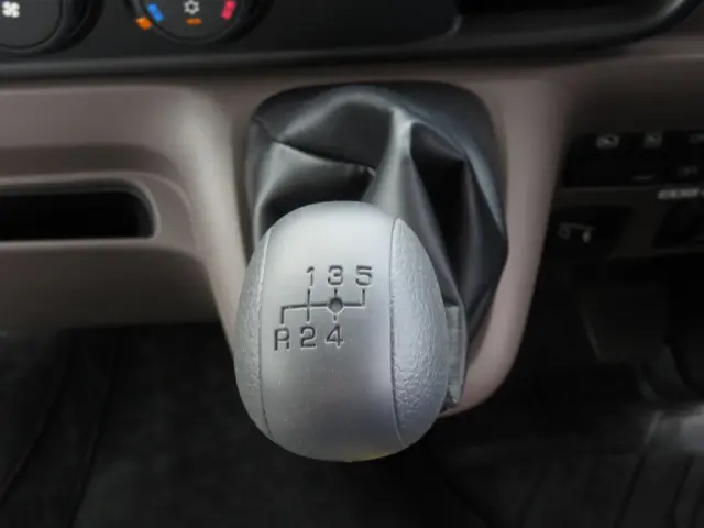 三菱 キャンター 2RG-FBAV0(2WD)の写真14
