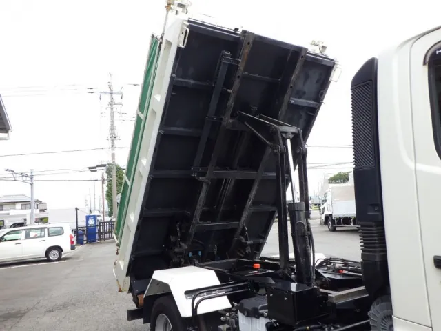 ボディー裏側の状態です。|日野 レンジャー 2KG-FC2ABA(2WD)の写真12