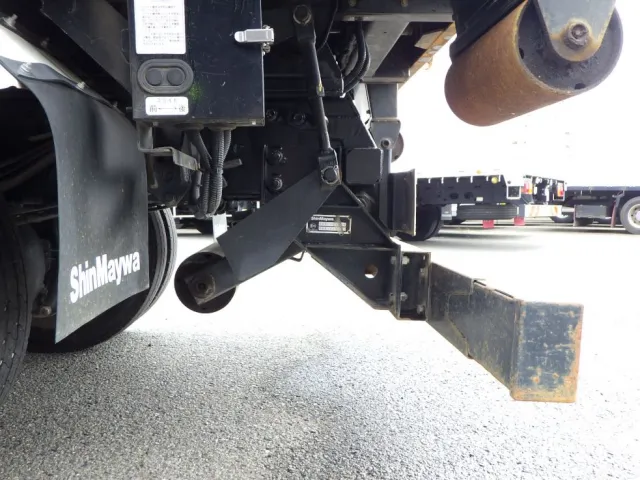 リヤジャッキは自動です。|日野 レンジャー 2KG-FC2ABA(2WD)の写真15